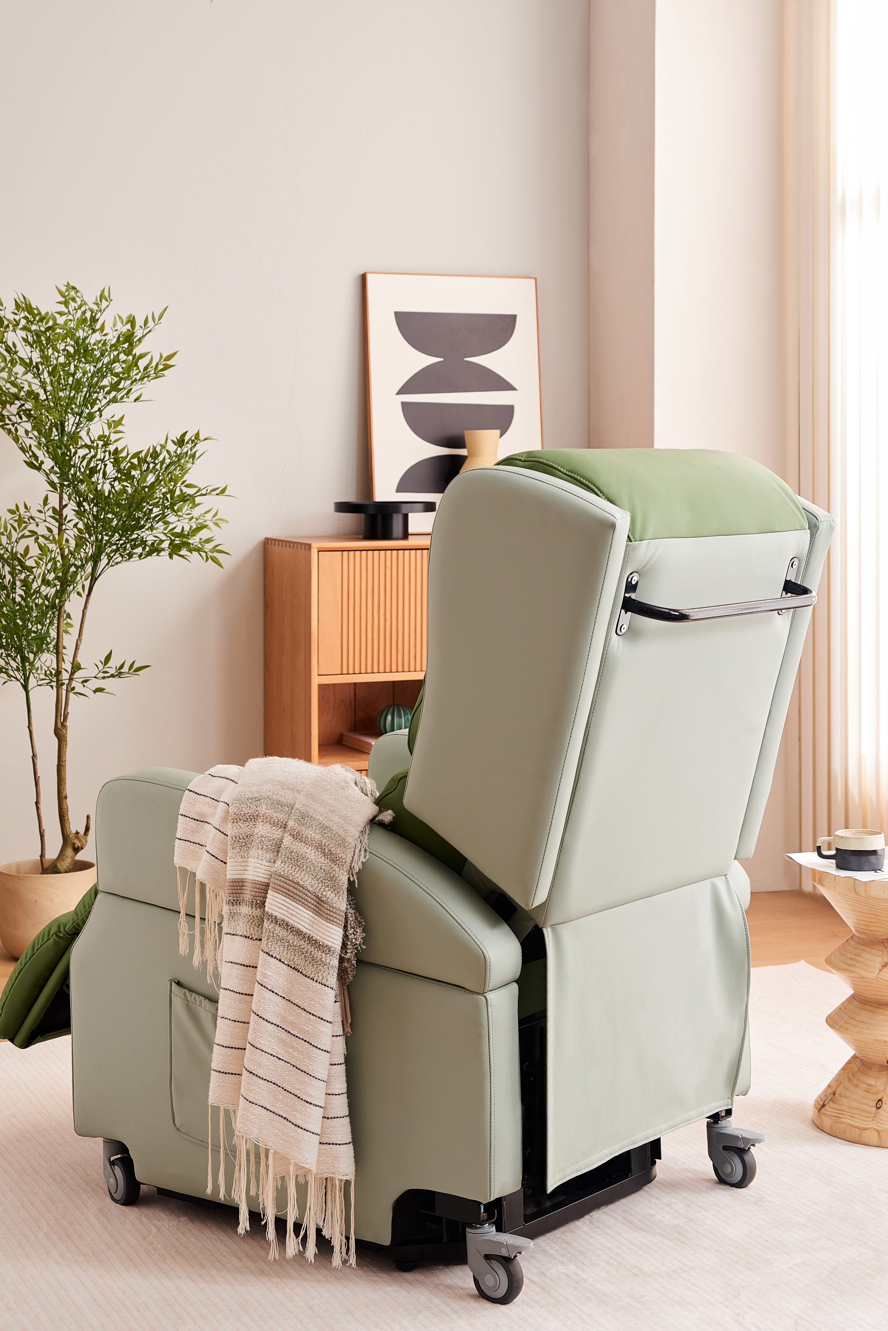 ALYA® Elderly Lift Up Armchair