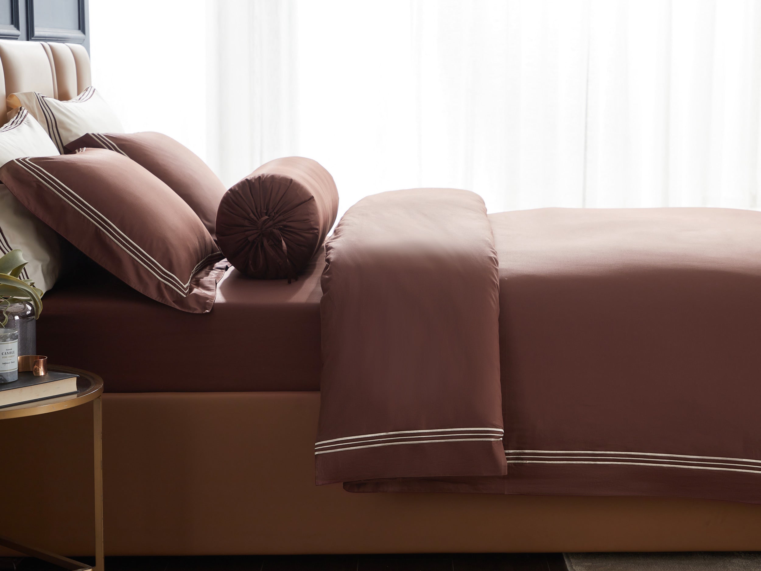 Hotelier Prestigio™ Bruno With Tawny Border Bundle Bed Set