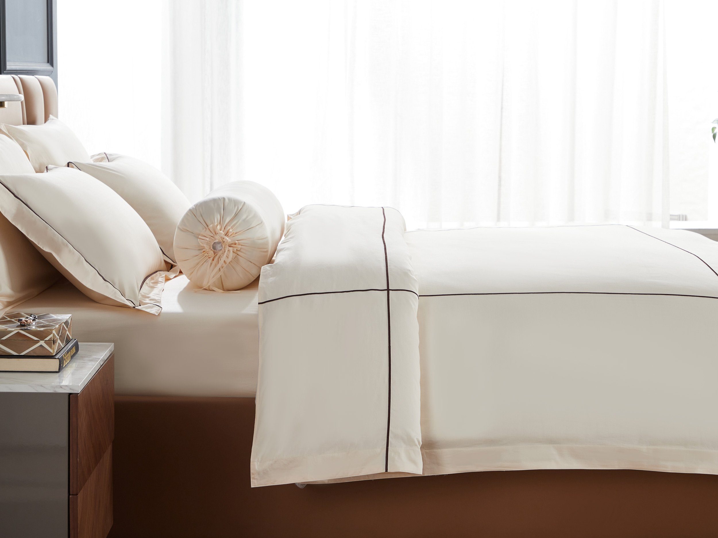 Hotelier Prestigio™ Freya With Umber Cross Border Fitted Sheet Set - Affairs Living Pte. Ltd.